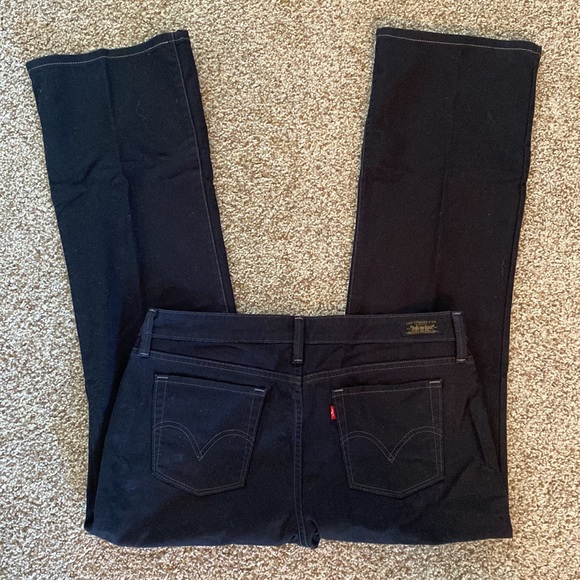 Levi’s Bootcut Jeans - Picture 2 of 8